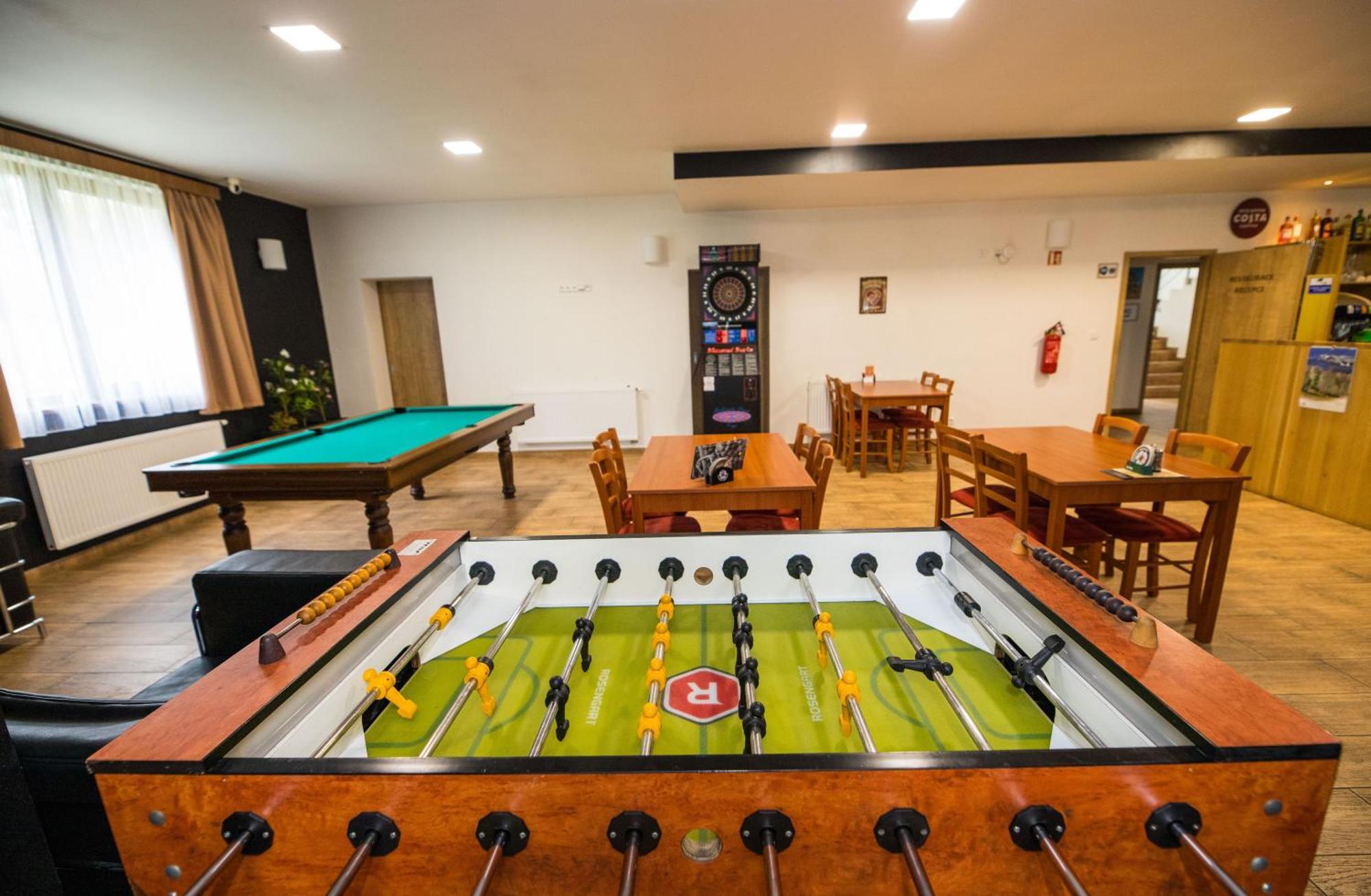 Penzion A Restaurace U Sousedu سترازني المظهر الخارجي الصورة